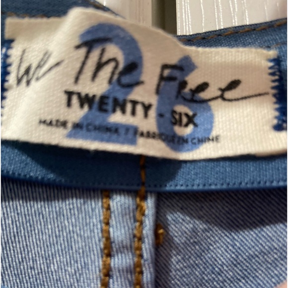 NWT Free People Jeans with a flare bottom, size 26, in Echo Blue - Picture 5 of 7